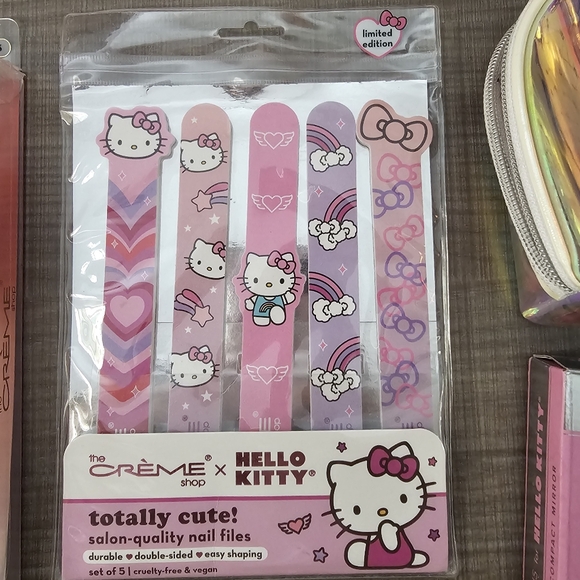 Hello Kitty Stuff - Picture 3 of 5